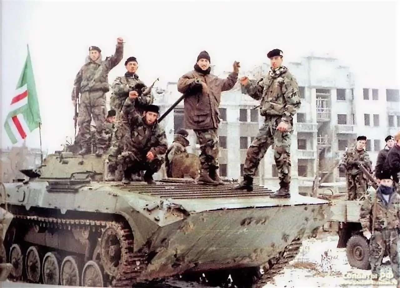Чеченская техника. БМП-2 В Чечне. Чеченская БМП Грозный 1995. Чеченские солдаты 1995 Ичкерия.
